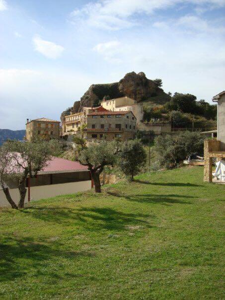 Apartaments La Pertusa 2O Corca  Esterno foto