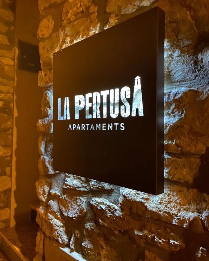 Apartaments La Pertusa 2O Corca  Esterno foto